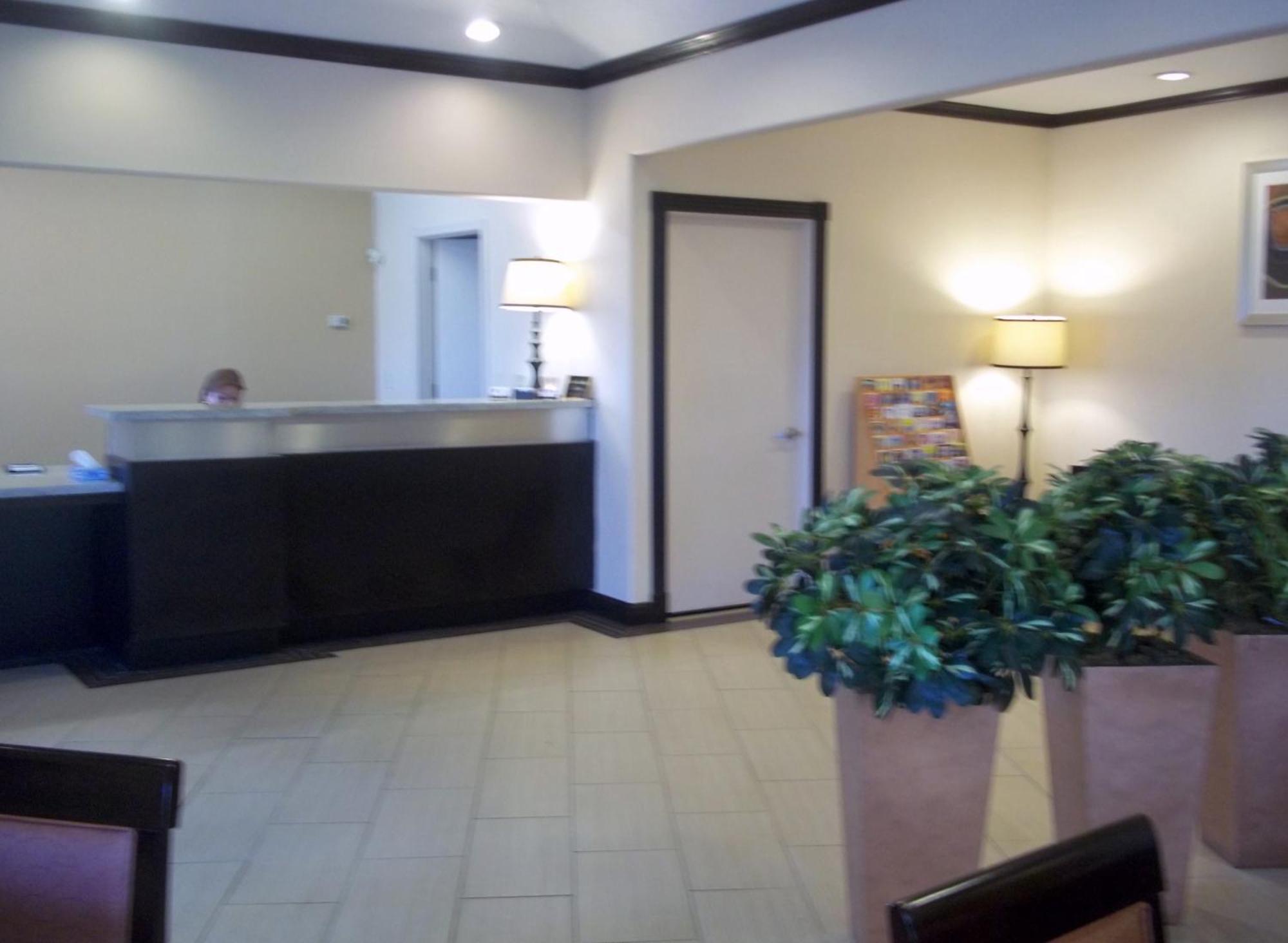 Rodeway Inn & Suites Corpus Christi Exterior photo